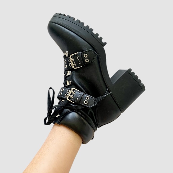 ASOS Truffle Collection Chunky Heel Lace Up bootie - Picture 6 of 6